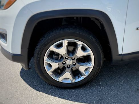 Used 2019 Jeep Compass Limited AWD/4WD image 18