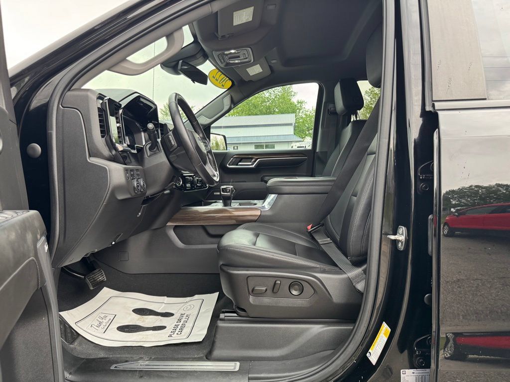 Used 2022 Chevrolet Silverado 1500 RST w/ Convenience Package II AWD/4WD image 21