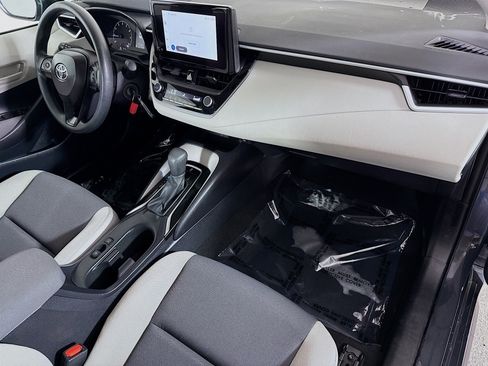 Used 2025 Toyota Corolla LE FWD image 29