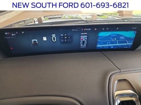 New 2026 Ford Expedition Platinum image 23