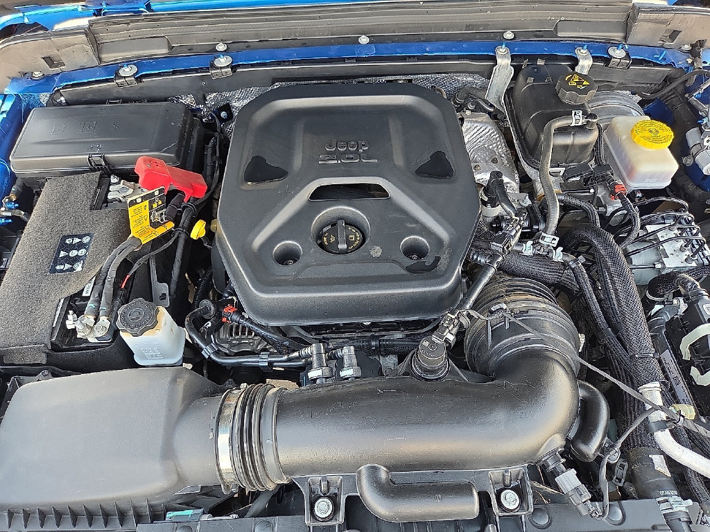 Used 2024 Jeep Wrangler Unlimited Sahara AWD/4WD image 7