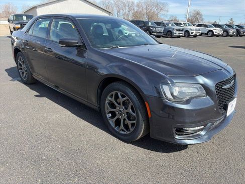 Used 2017 Chrysler 300 S w/ 300S Premium Group image 7
