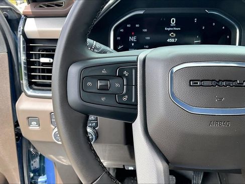 Used 2025 GMC Sierra 3500 Denali w/ Denali Reserve Package AWD/4WD image 19