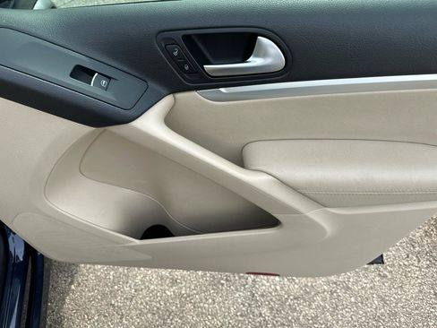 Used 2013 Volkswagen Tiguan SEL image 19