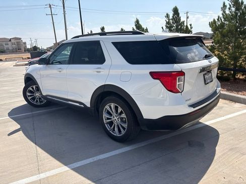 Used 2024 Ford Explorer XLT w/ Equipment Group 202A RWD image 4