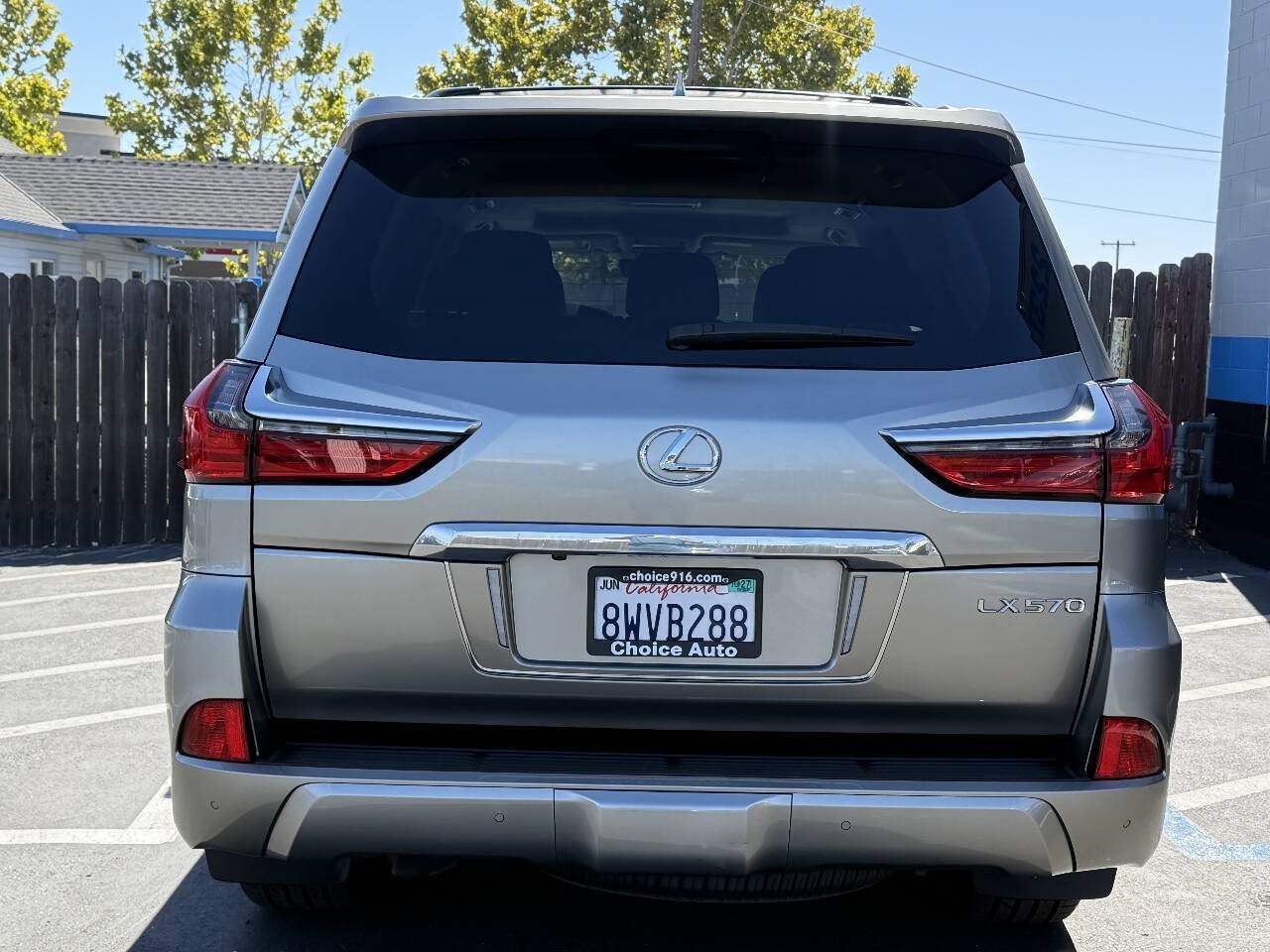 Used 2021 Lexus LX 570 4WD w/ Luxury Package image 5
