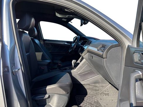 Used 2024 Volkswagen Tiguan SE R-Line image 22