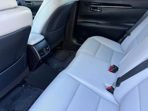 Used 2018 Lexus ES 350 image 4