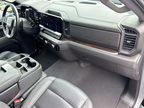 Used 2025 GMC Sierra 1500 SLT image 28