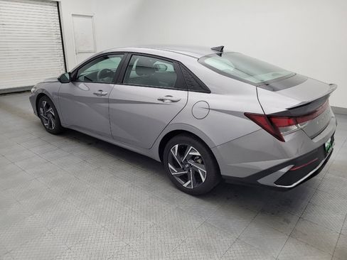 Used 2025 Hyundai Elantra Sport FWD image 3