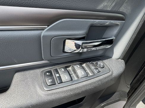 Used 2021 RAM 1500 Classic SLT RWD image 7