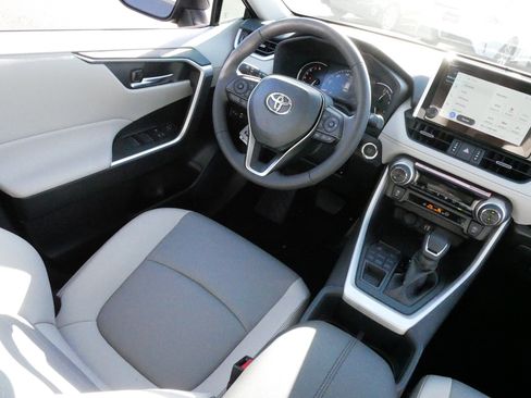 Certified 2025 Toyota RAV4 XLE Premium image 9