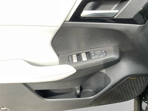 New 2025 Mitsubishi Outlander SE image 14