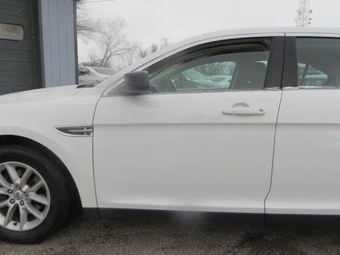 Used 2013 Ford Taurus SE image 31