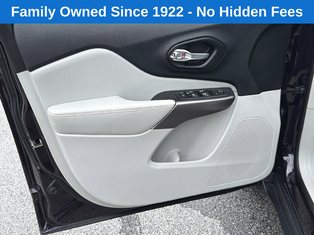 Used 2021 Jeep Cherokee Latitude Lux FWD image 10