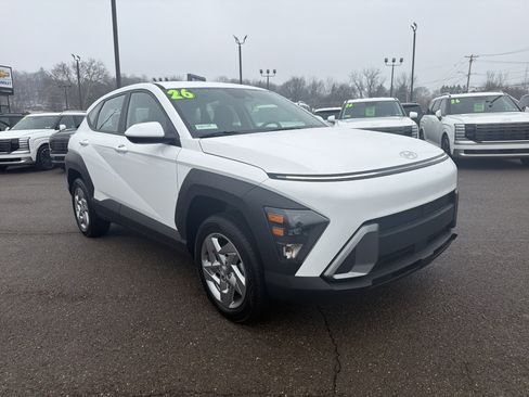 New 2026 Hyundai Kona SE image 1