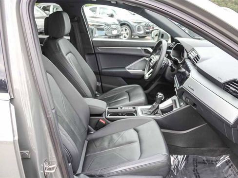 Used 2021 Audi Q3 2.0T Premium w/ Convenience Package image 17