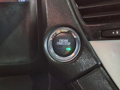 Used 2018 GMC Yukon SLT w/ Premium Edition image 27