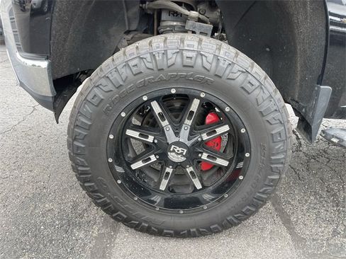 Used 2019 Chevrolet Silverado 1500 LTZ w/ LTZ Premium Package image 10