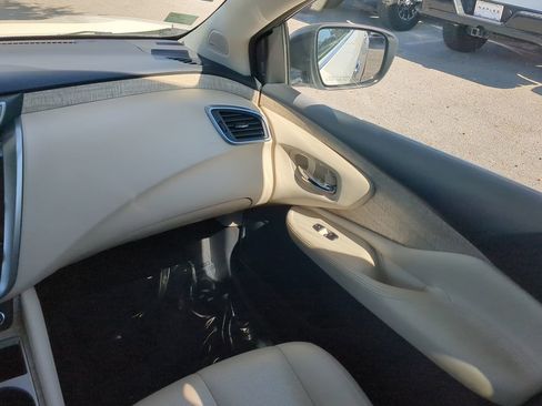 Used 2023 Nissan Murano SL image 17