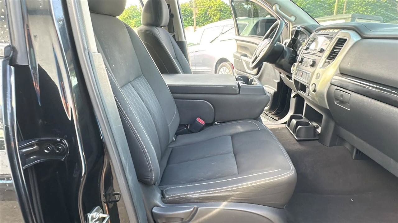 Used 2017 Nissan Titan SV RWD image 33