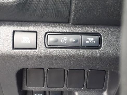 Used 2023 Nissan Frontier PRO-4X w/ Tow Package AWD/4WD image 11