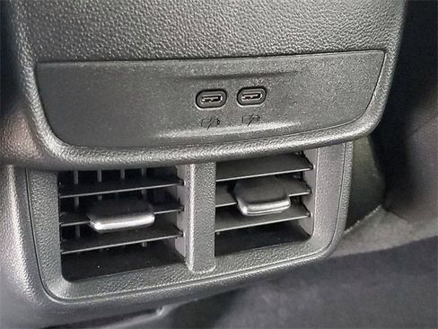 Certified 2025 Chevrolet Equinox LT image 10