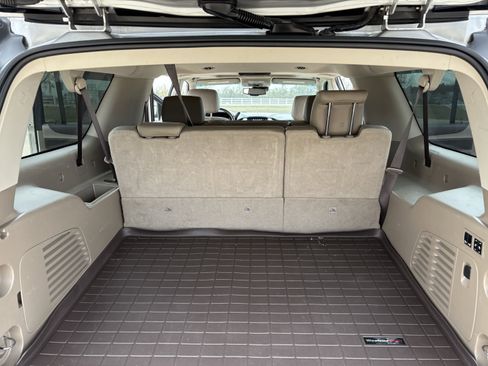 Used 2018 Chevrolet Suburban LT image 12