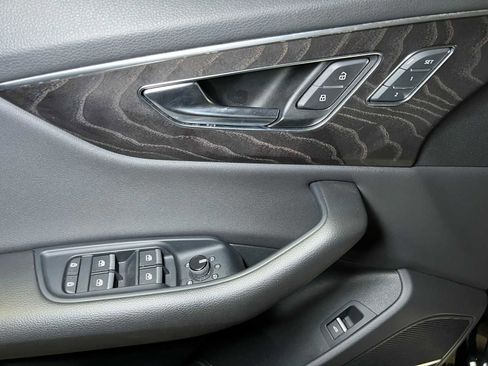 Used 2022 Audi Q8 Premium Plus w/ Premium Plus Package image 59