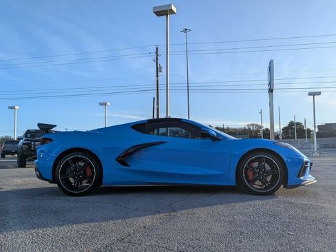 Used 2021 Chevrolet Corvette Stingray Preferred Cpe w/ Z51 Performance Package image 4