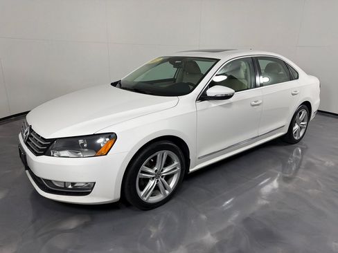 Used 2012 Volkswagen Passat TDI SE FWD image 9
