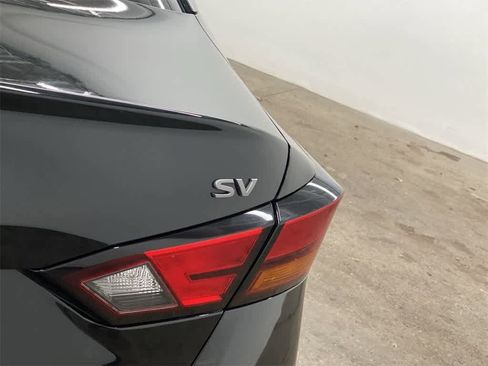 Used 2024 Nissan Altima 2.5 SV image 11