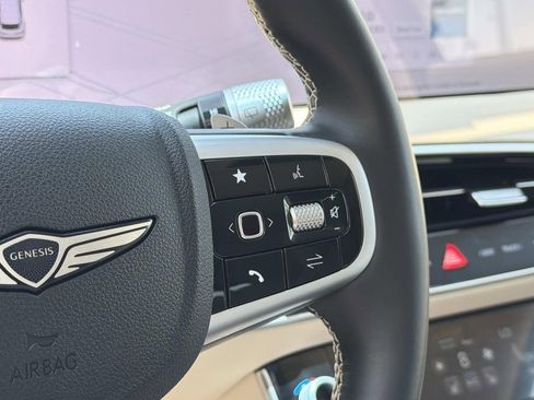 Used 2026 Genesis GV70 2.5T Select AWD/4WD image 9
