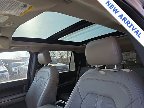 Used 2018 Ford Expedition Limited w/ Equipment Group 302A image 29