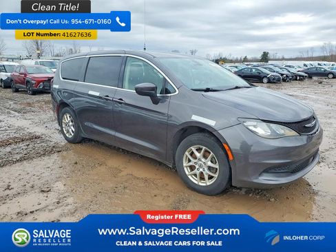 Used 2022 Chrysler Voyager LX FWD image 5