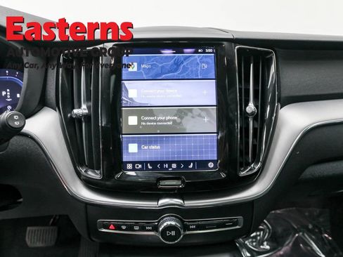 Used 2023 Volvo XC60 B5 Core image 12