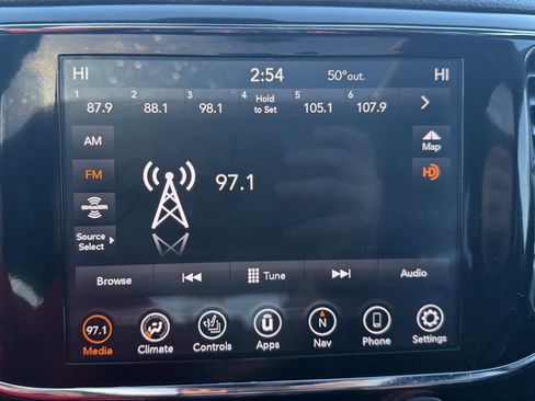 Used 2021 Jeep Grand Cherokee Limited image 27