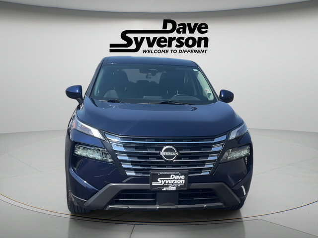 Used 2025 Nissan Rogue SV AWD/4WD image 8