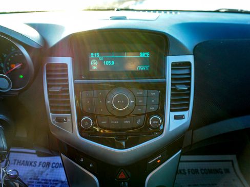 Used 2011 Chevrolet Cruze LT image 12