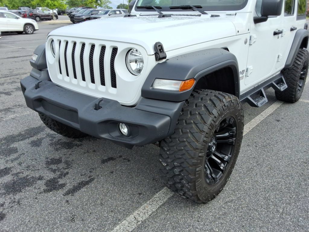 Used 2018 Jeep Wrangler Unlimited Sport AWD/4WD image 9