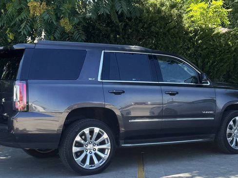 Used 2017 GMC Yukon SLT AWD/4WD image 4