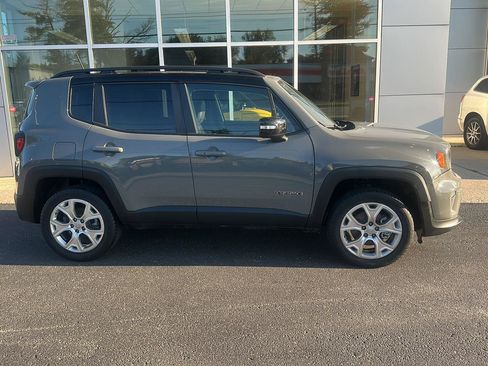 Used 2022 Jeep Renegade Limited AWD/4WD image 2