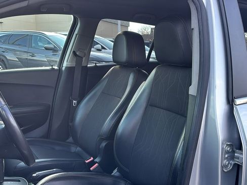 Used 2018 Chevrolet Trax LT w/ LT Convenience Package image 10