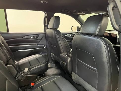 Used 2026 Chevrolet Traverse LT FWD image 15