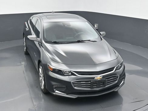 Used 2017 Chevrolet Malibu Premier w/ Premier Sun and Wheel Package image 3