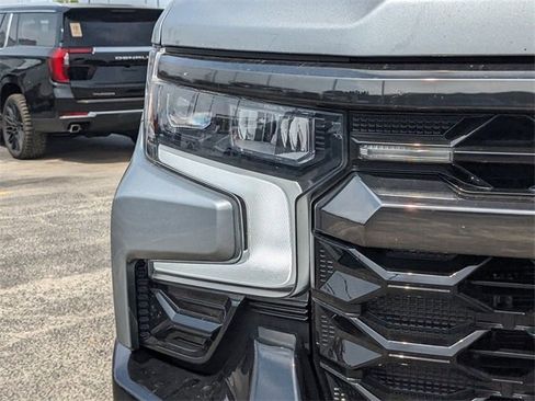 Used 2024 Chevrolet Silverado 1500 ZR2 image 10