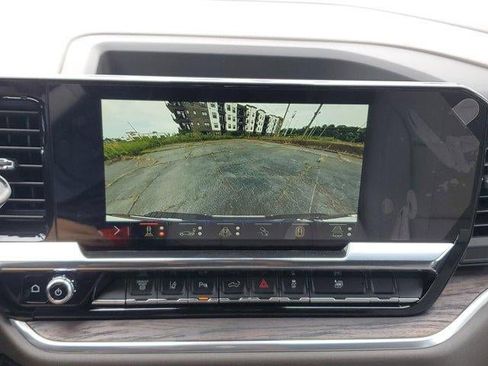 New 2025 GMC Sierra 2500 SLT w/ SLT Convenience Package image 28