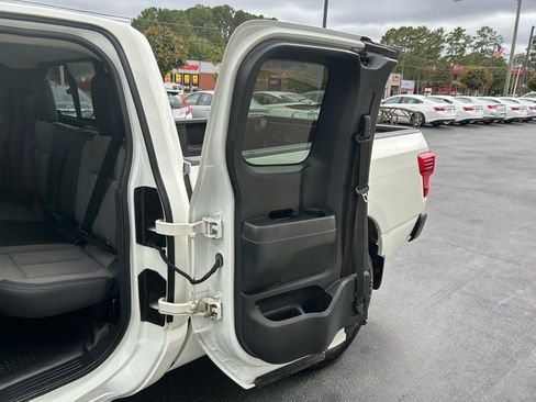 Used 2019 Nissan Titan S image 25