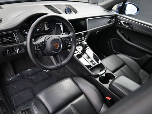 Used 2022 Porsche Macan GTS image 4