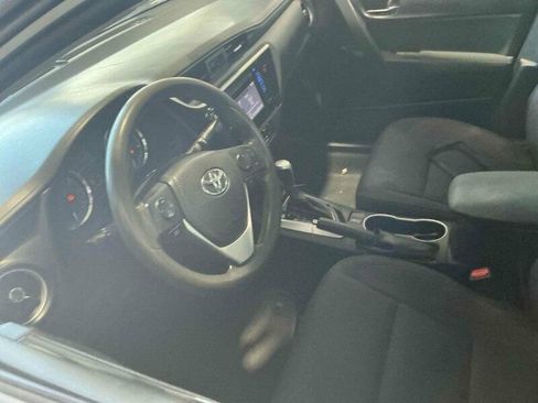 Used 2018 Toyota Corolla image 2